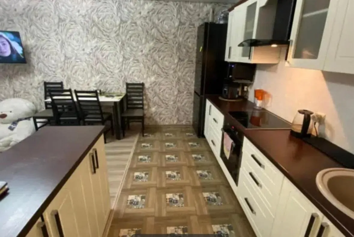 Image 2 of VIP apart 576