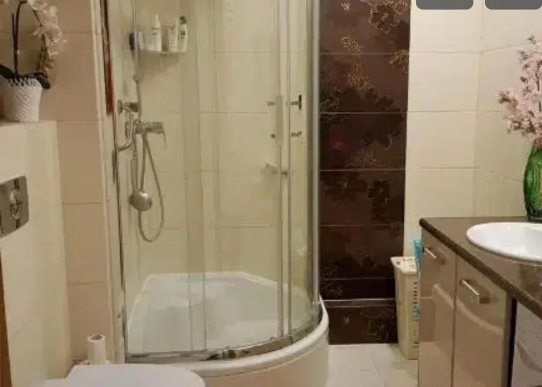 Image of VIP apart 581