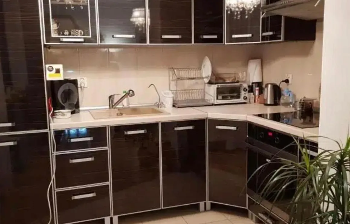 Image 2 of VIP apart 581