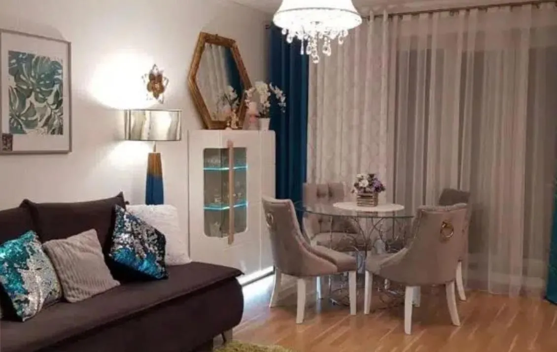 Image of VIP apart 583