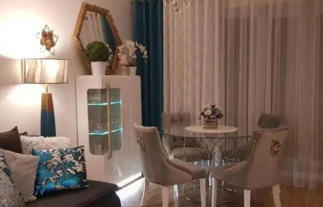 Image 1 of VIP apart 583