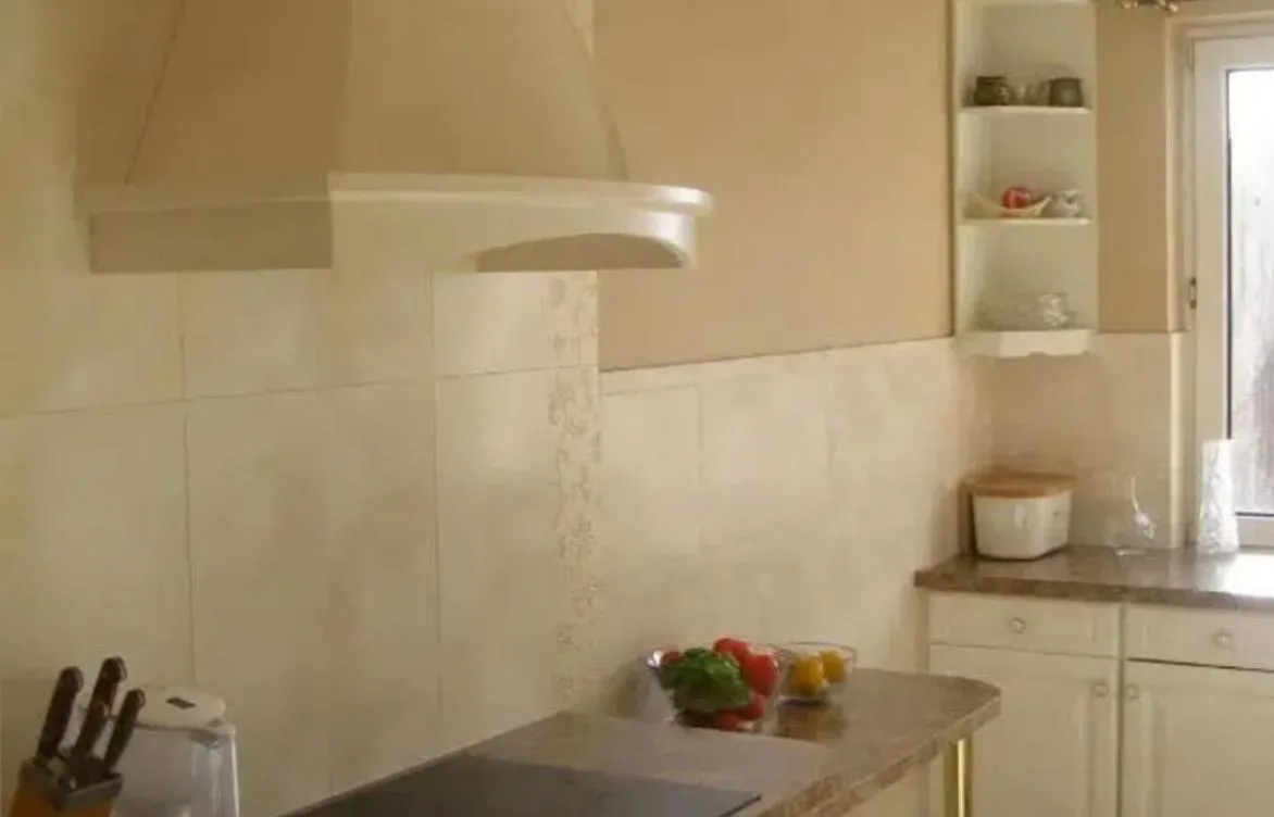 Image of VIP apart 589