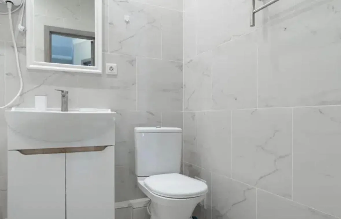 Image 4 of VIP apart 602