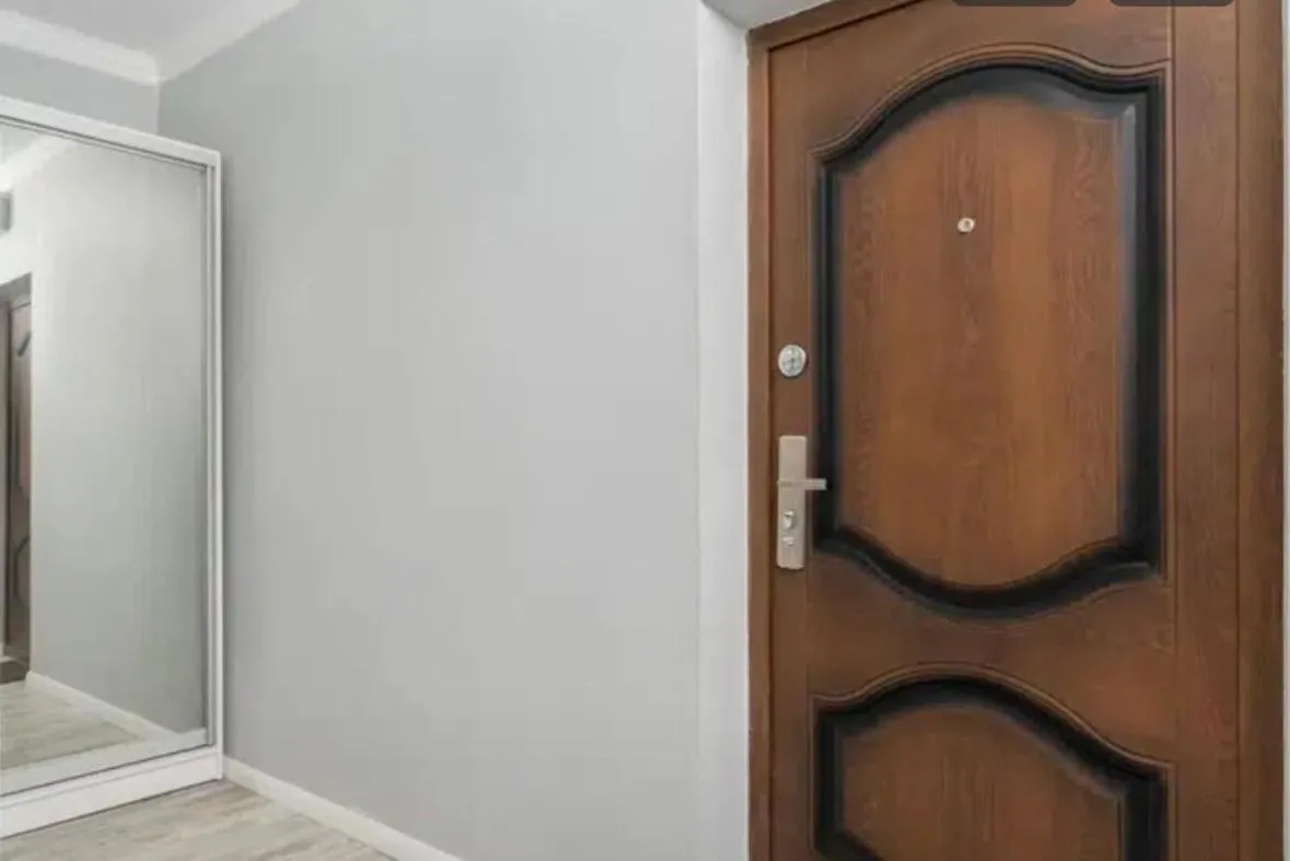 Image 4 of VIP apart 604