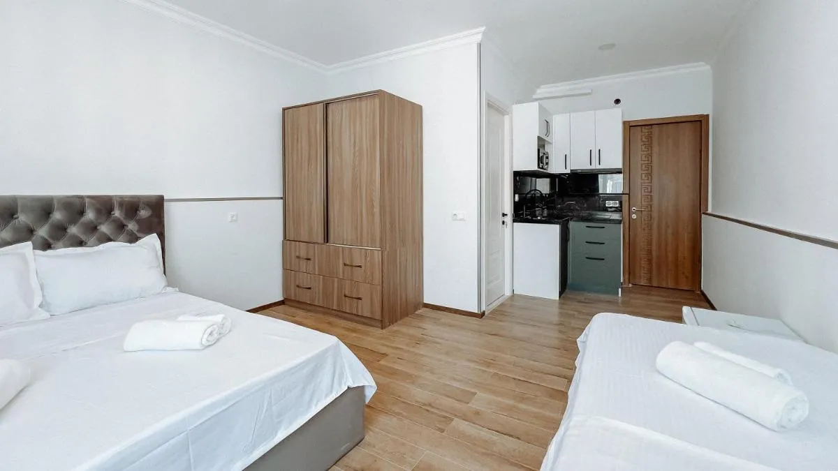 Image 6 of VIP apart 610