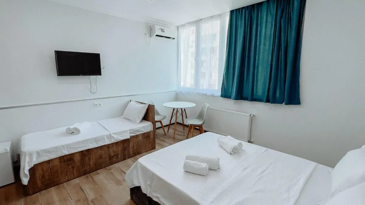 Image 4 of VIP apart 610