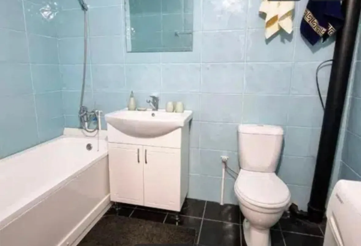 Image 4 of VIP apart 614