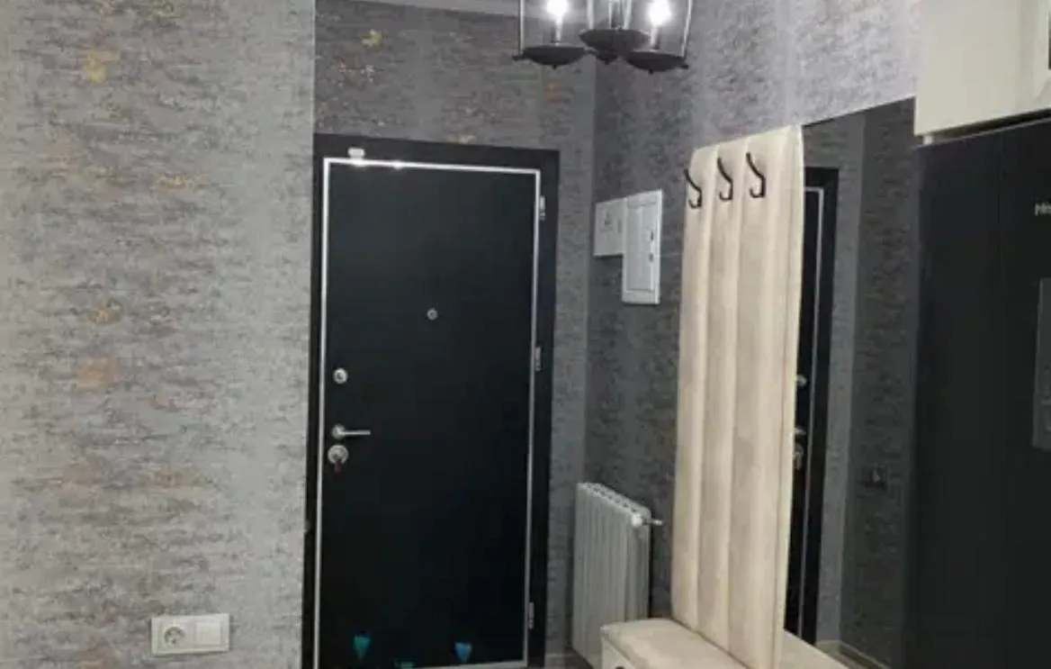 Image 1 of VIP apart 619