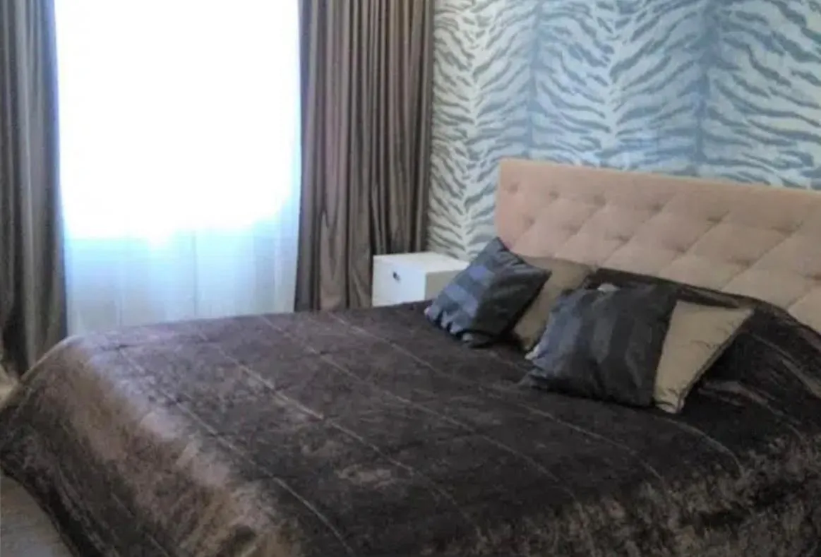 Image 2 of VIP apart 619