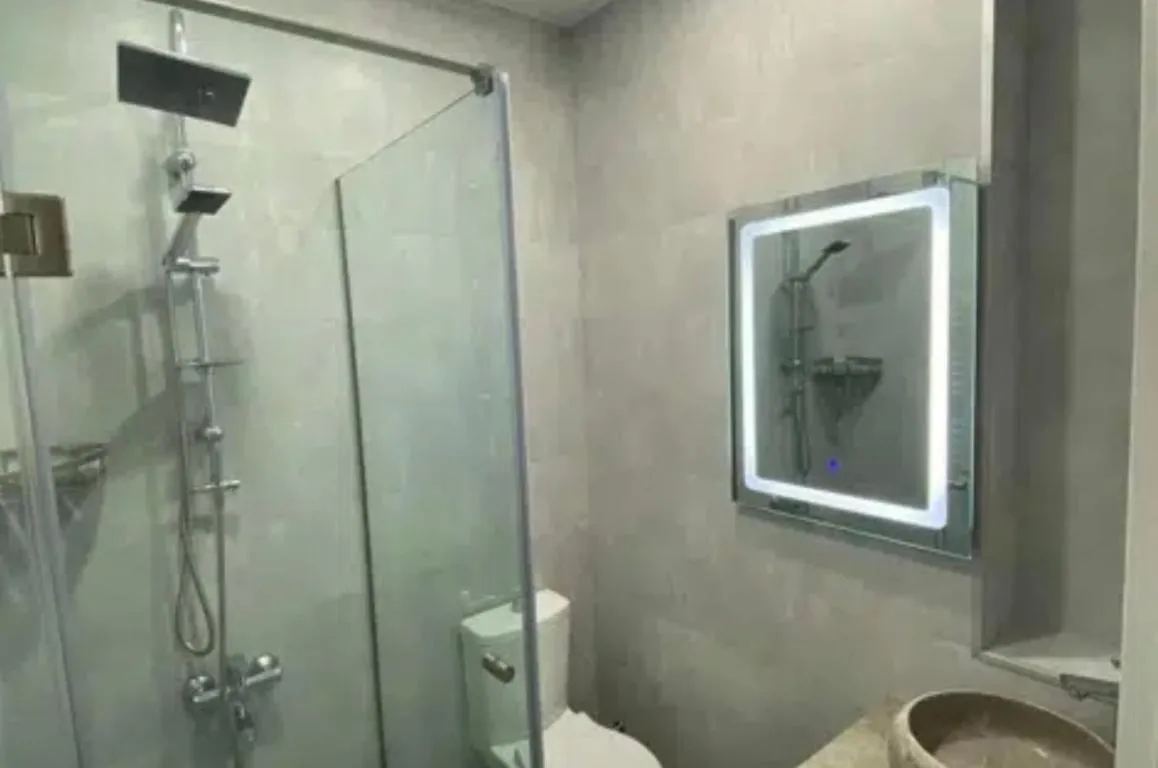 Image 4 of VIP apart 619