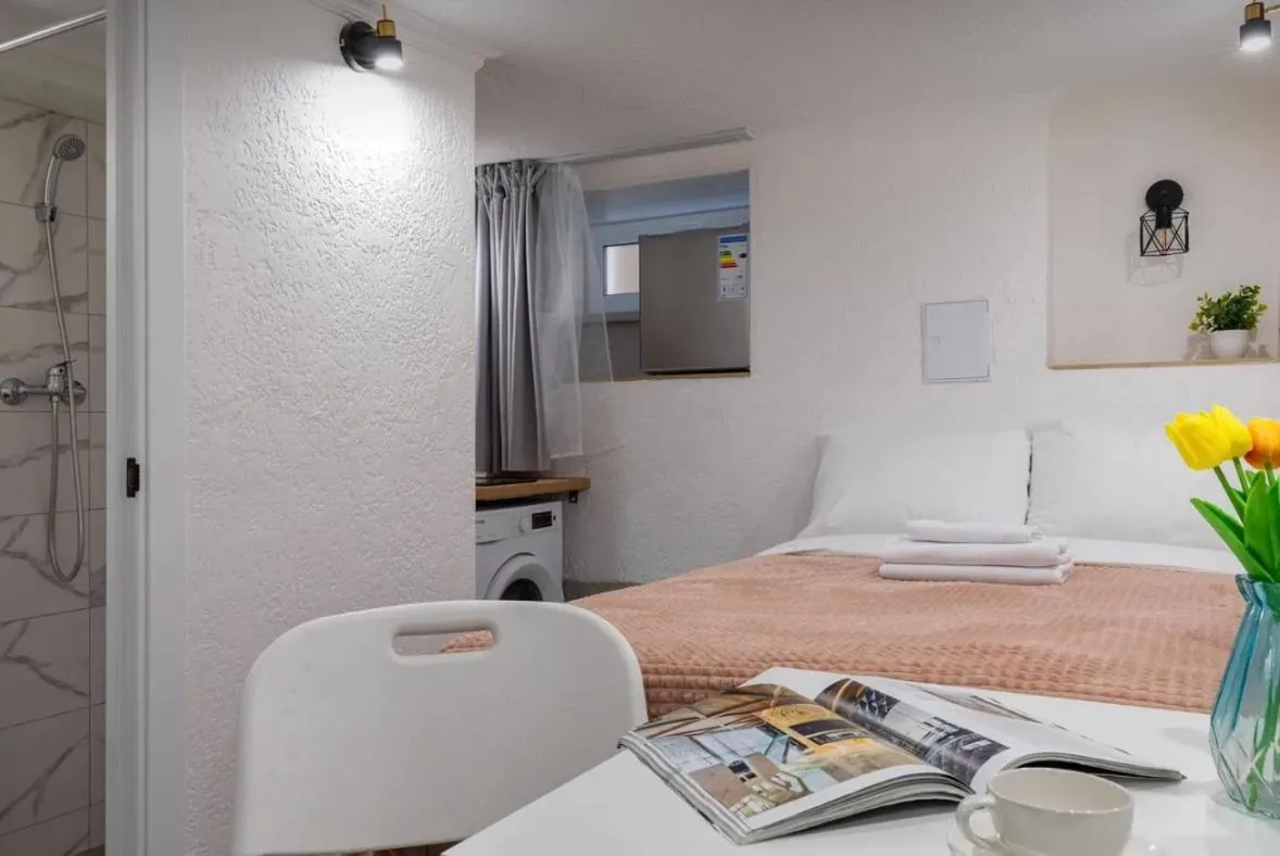 Image 1 of VIP apart 623