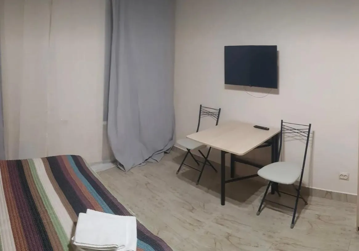 Image 4 of VIP apart 652