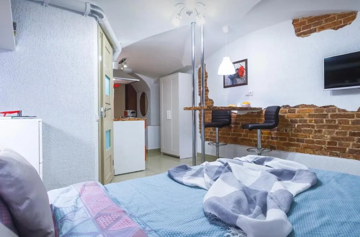 Image 3 of VIP apart 654