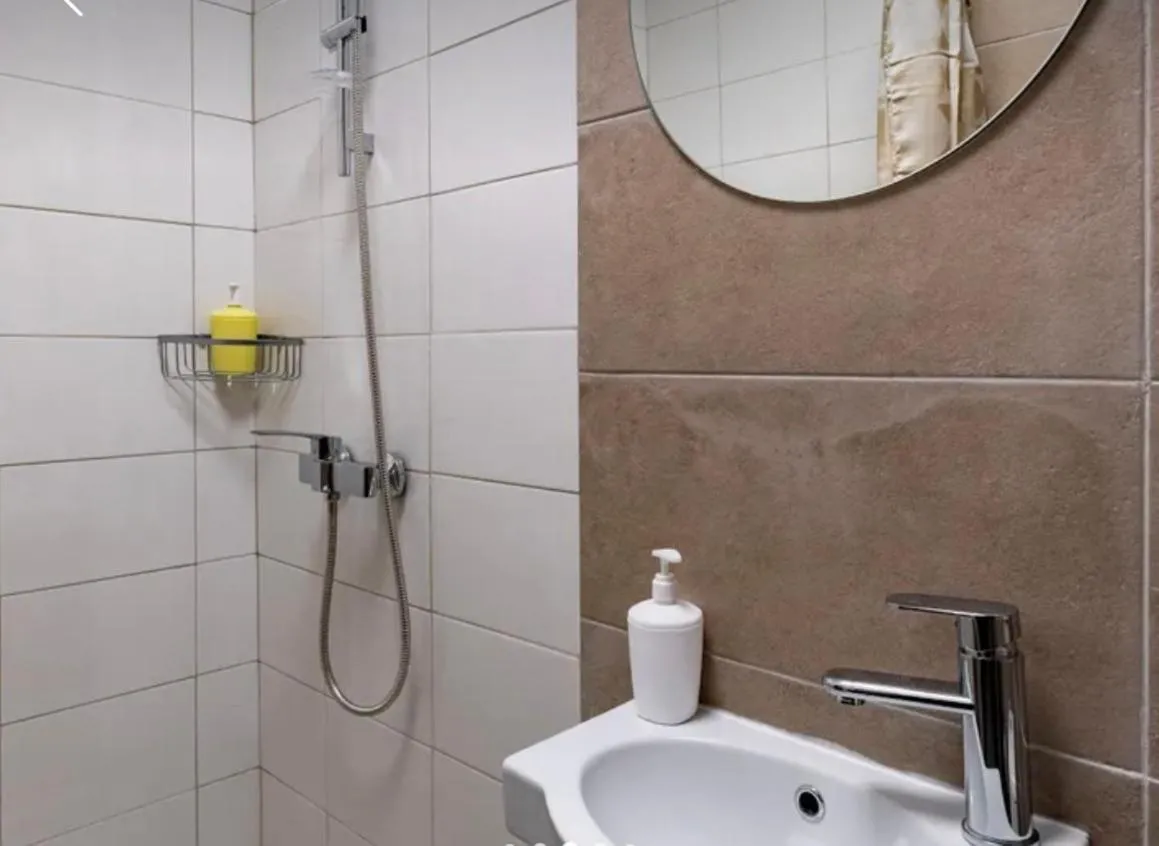 Image 4 of VIP apart 667