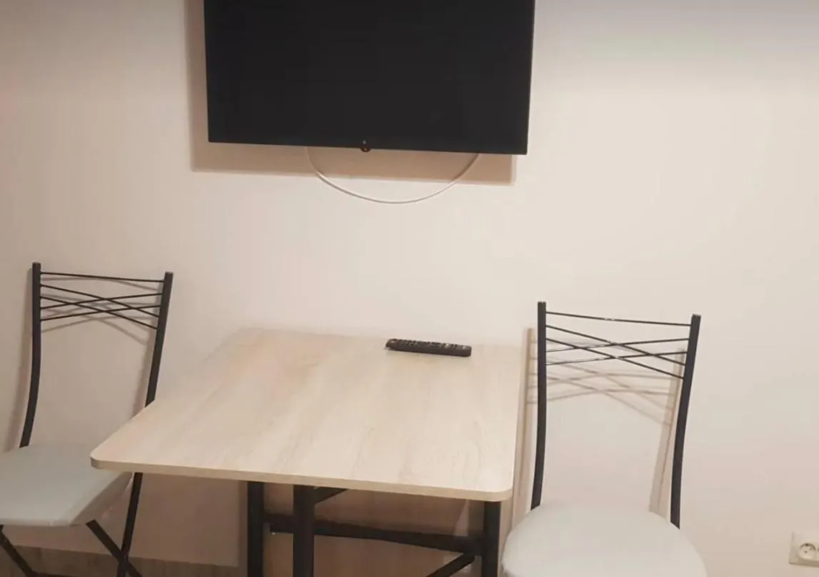 Image 1 of VIP apart 675
