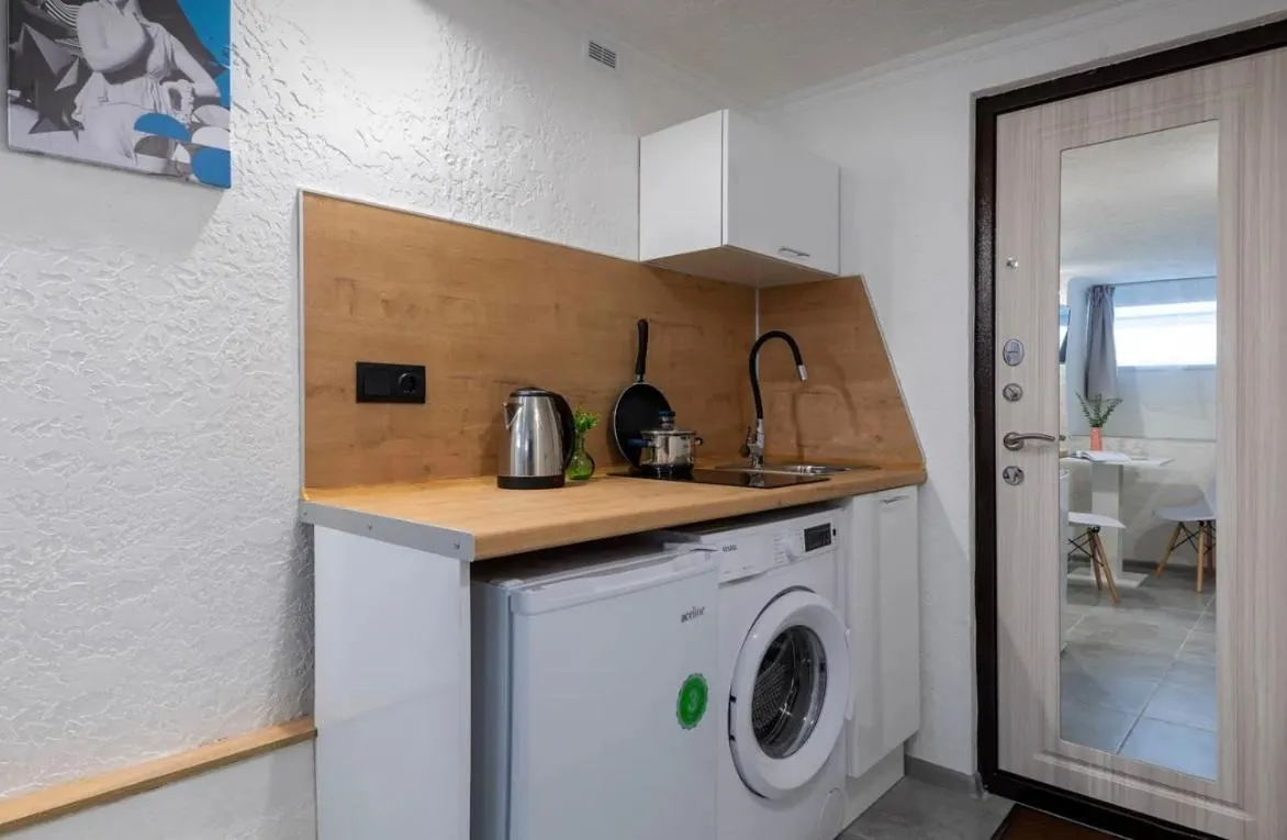 Image 4 of VIP apart 675