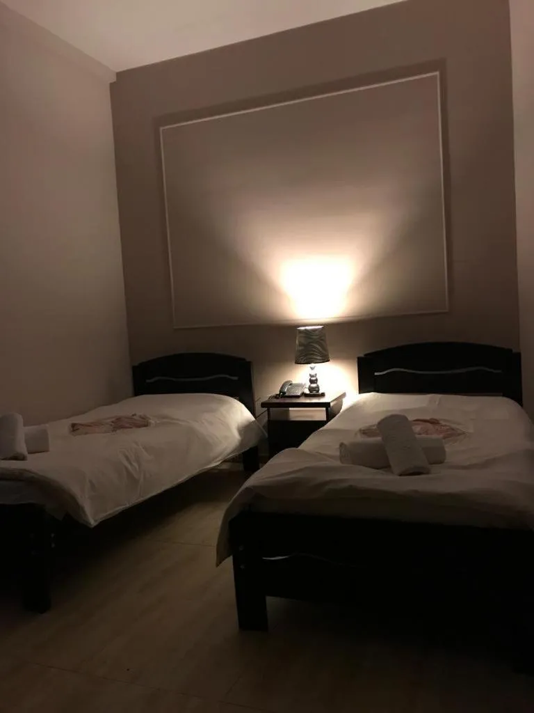 Image 4 of VIP apart 686
