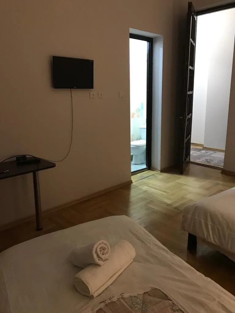 Image 6 of VIP apart 686