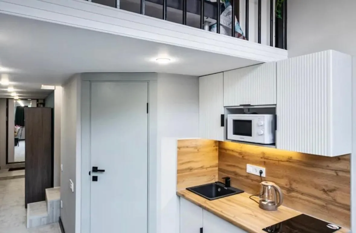 Image 4 of VIP apart 689