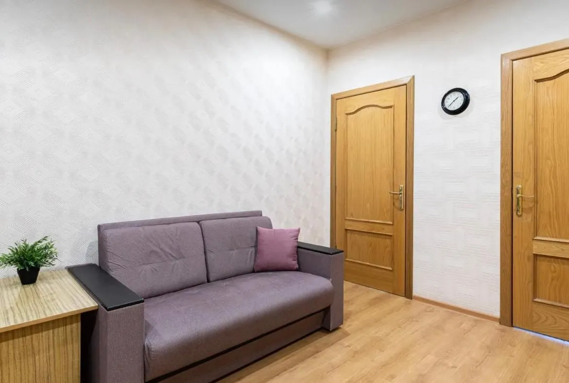 Image 1 of VIP apart 692
