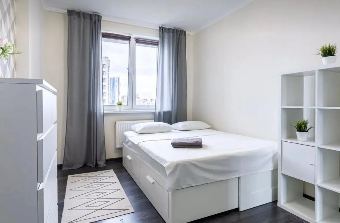 Image 1 of VIP apart 696