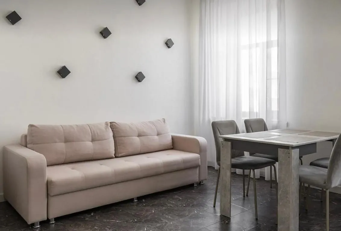 Image of VIP apart 697
