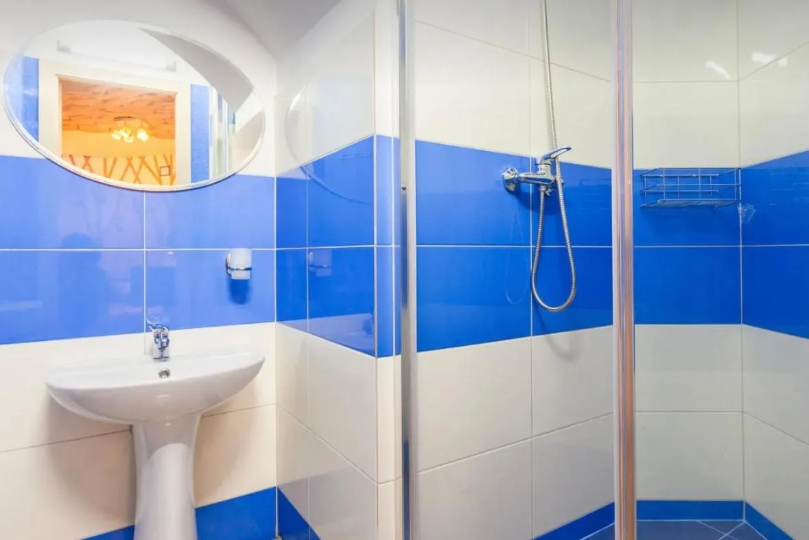 Image 6 of VIP apart 726