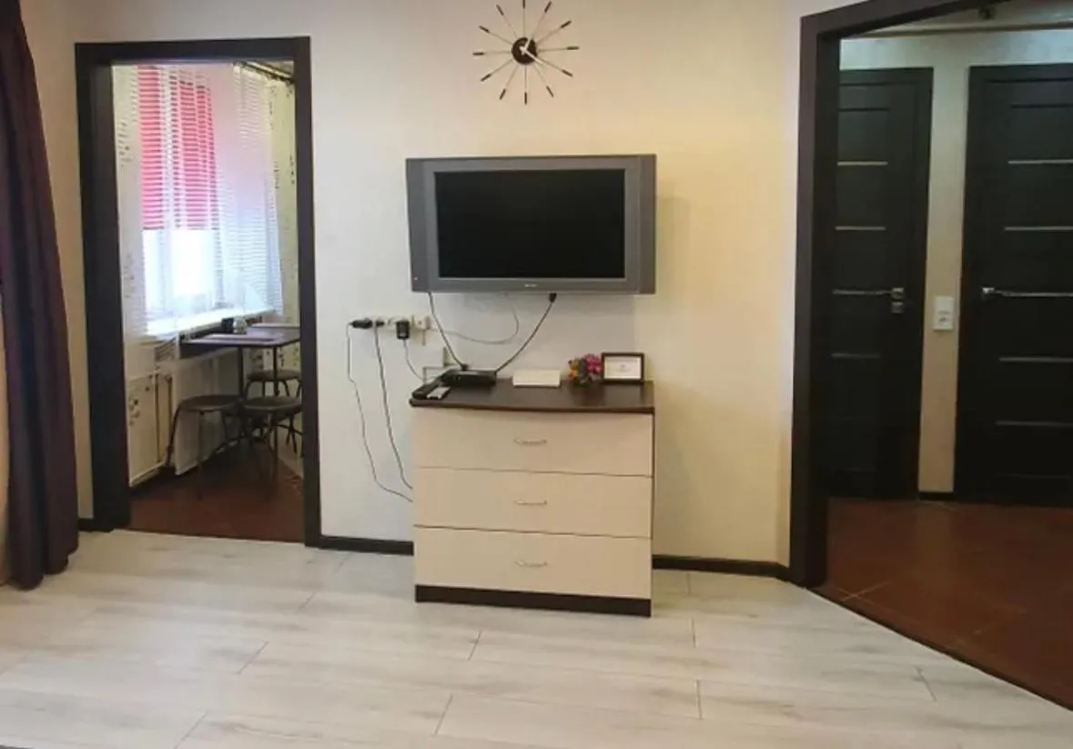 Image 5 of VIP apart 734
