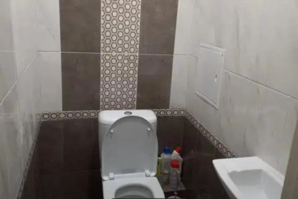 Image 1 of VIP apart 780