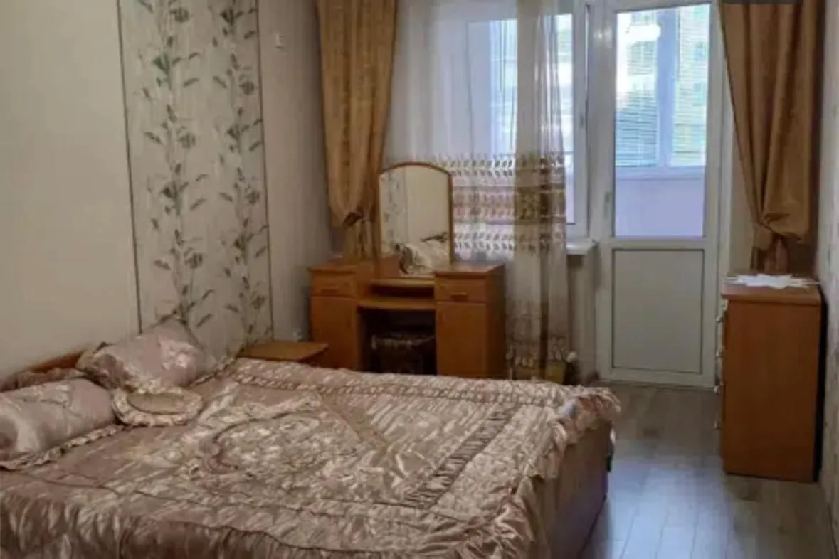 Image 2 of VIP apart 780