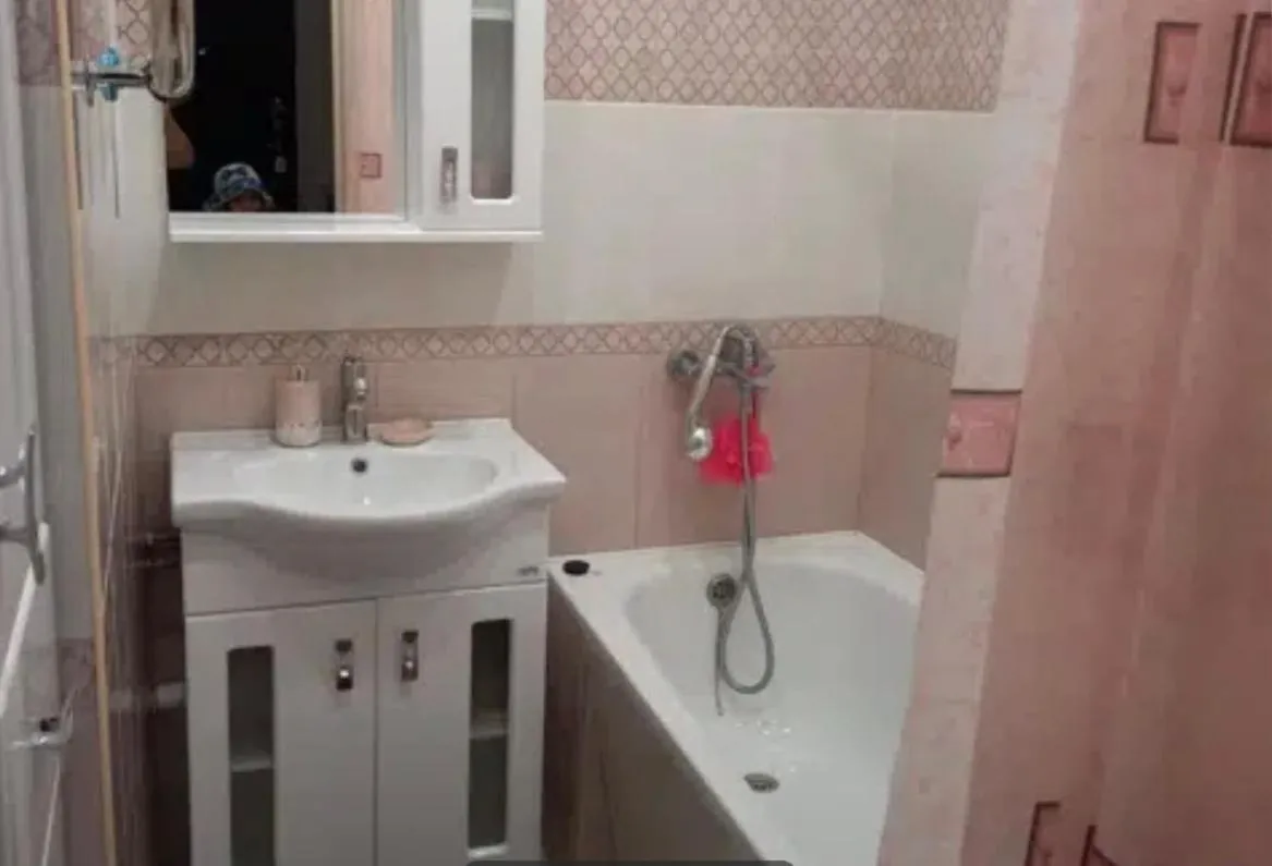 Image 4 of VIP apart 780