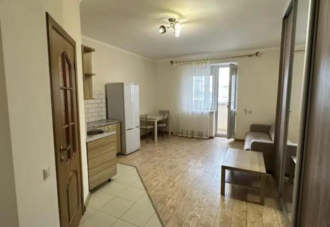 Image 6 of VIP apart 782