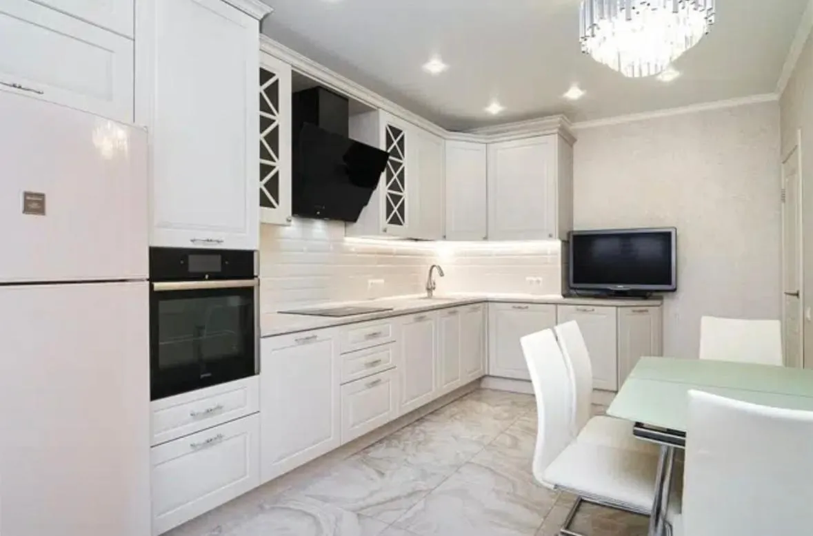 Image 1 of VIP apart 790