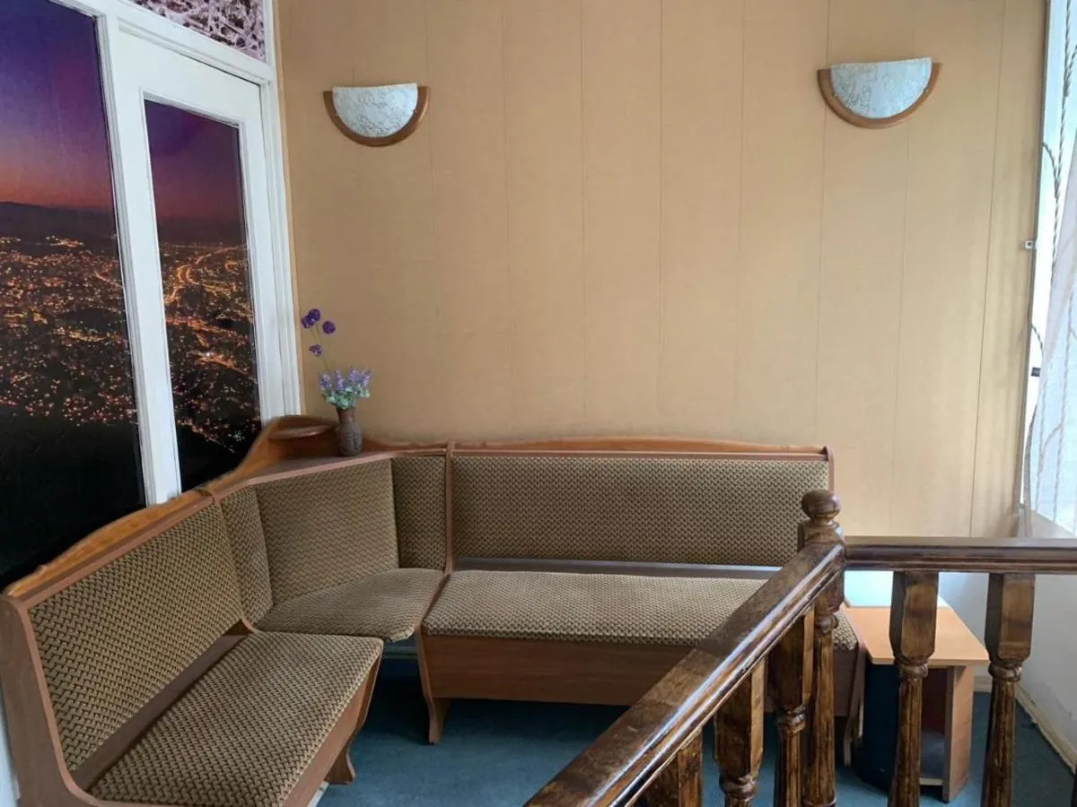 Image 1 of VIP apart 798