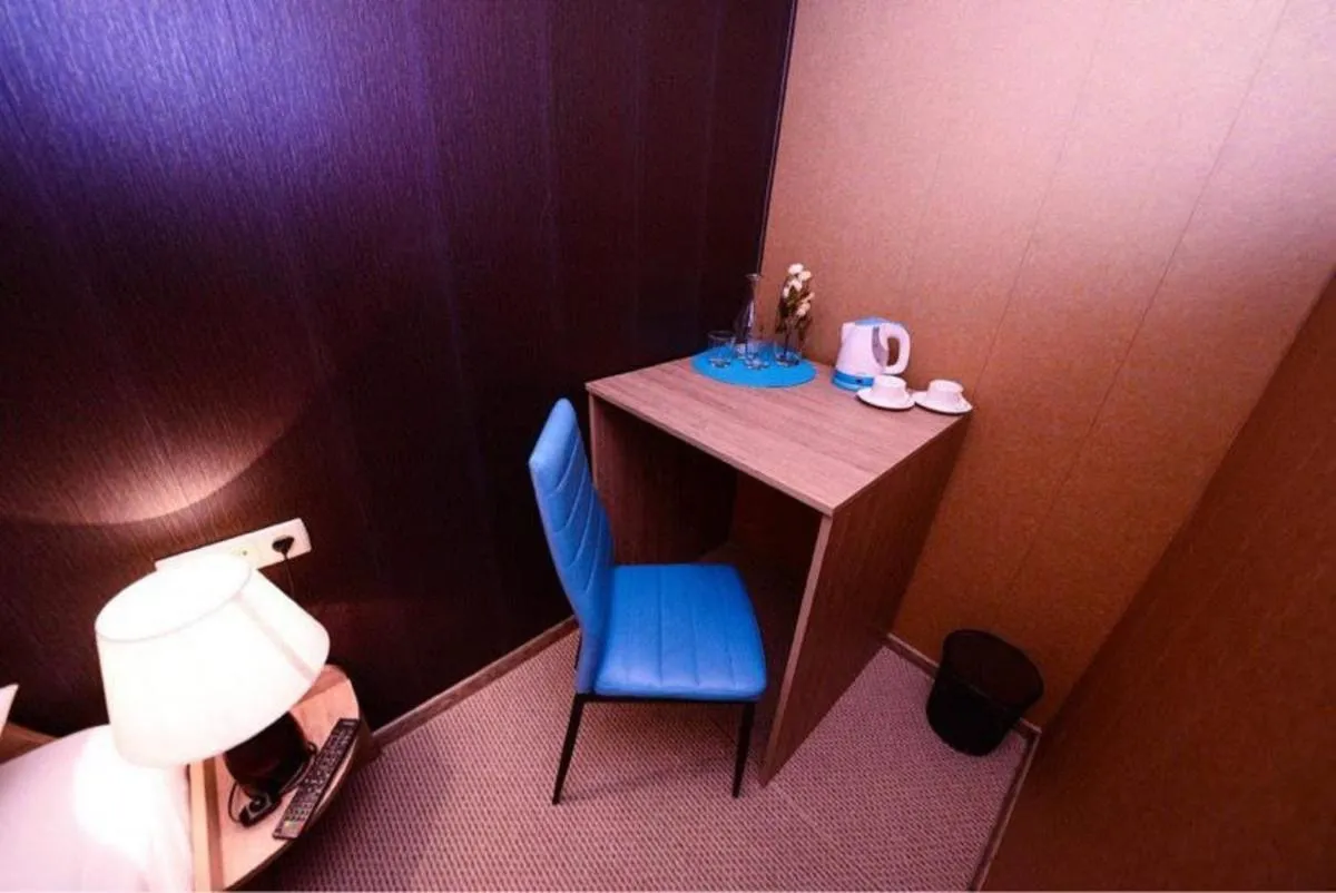 Image 4 of VIP apart 798