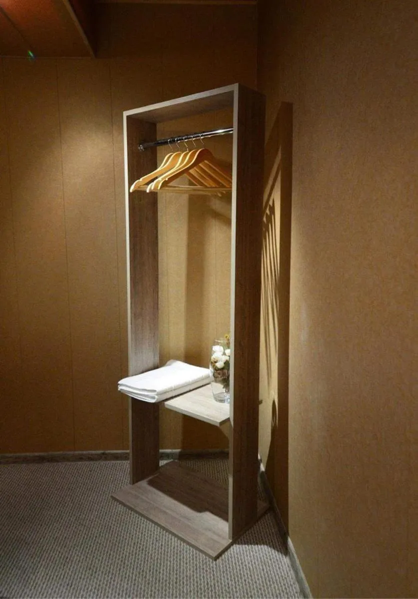 Image 5 of VIP apart 798