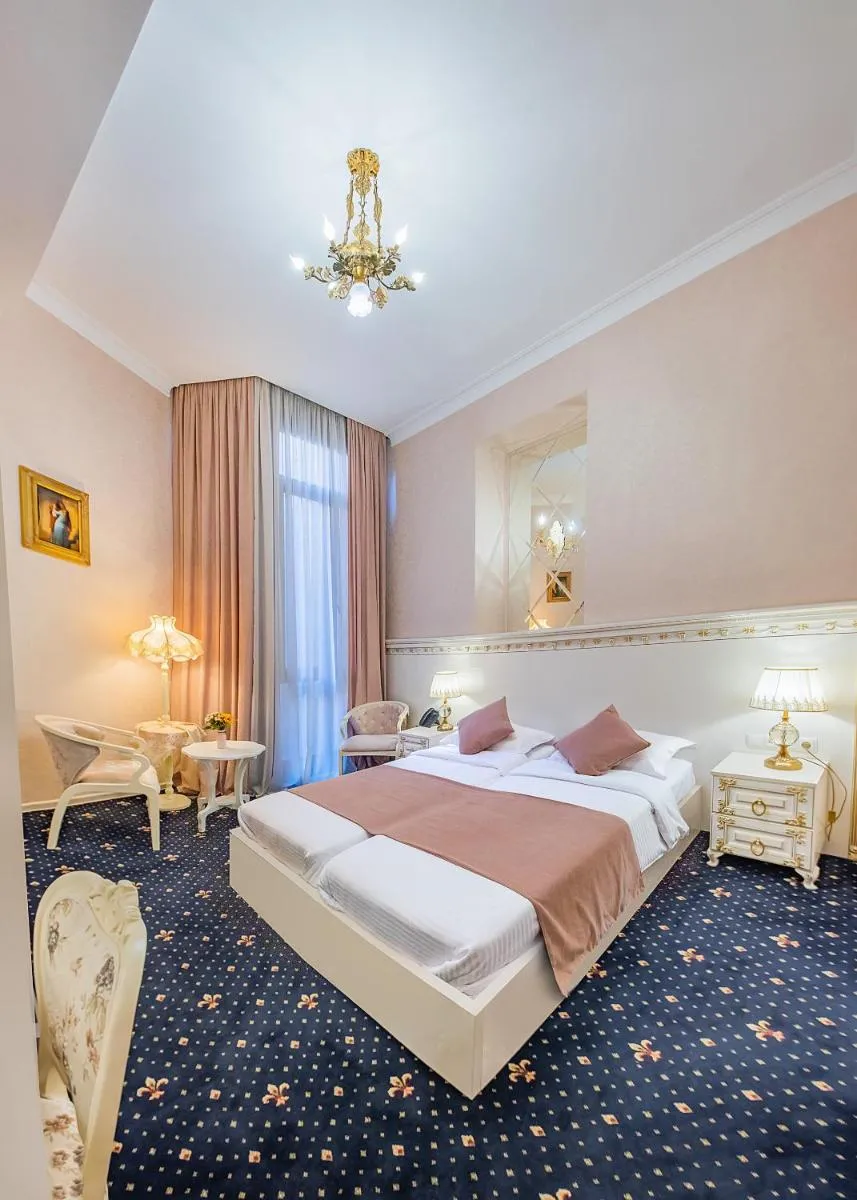 Image 3 of Vintage Hotel