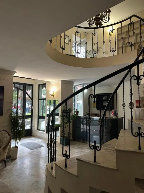 Image of hotel grand
