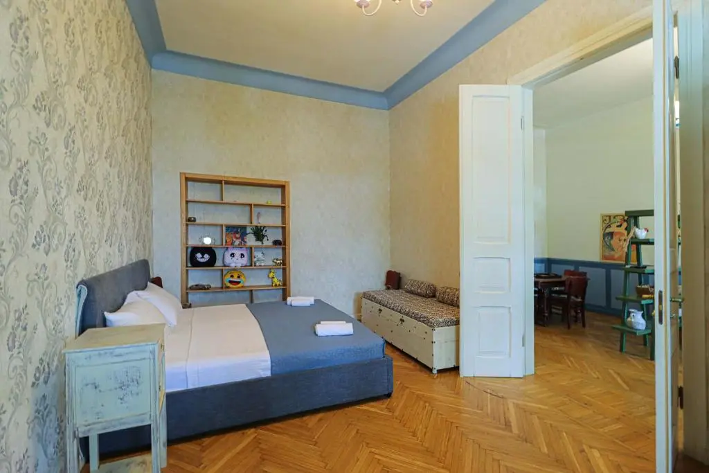 Image of 1BR Apartment w balcony on Rustaveli Avenue