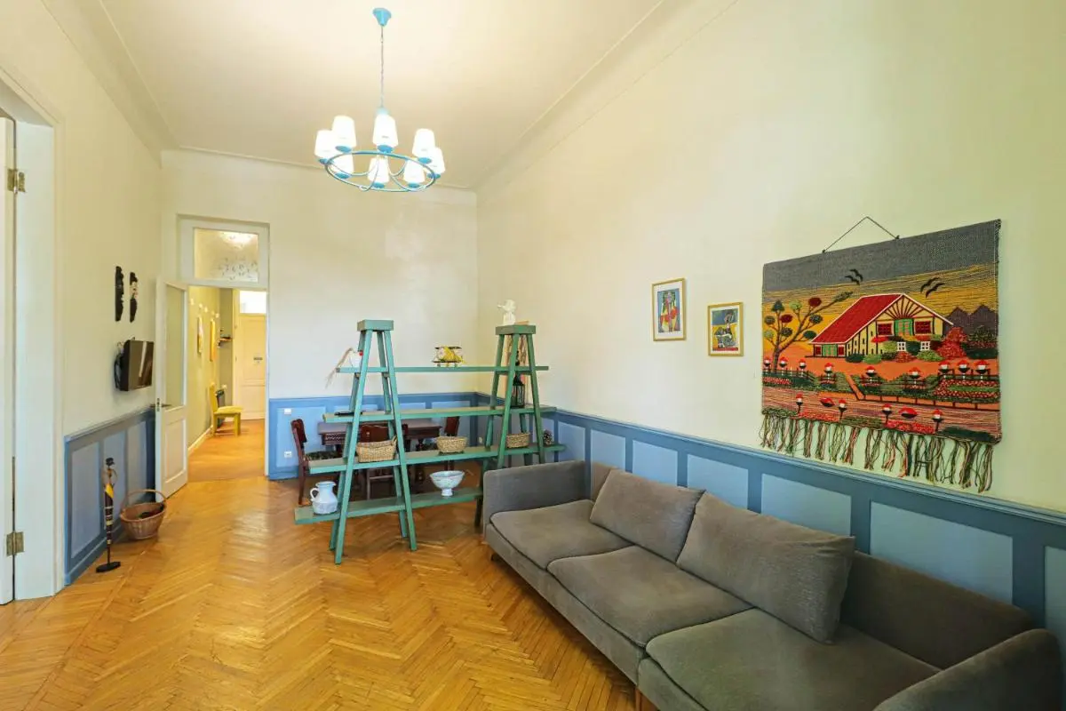 Image 3 of 1BR Apartment w balcony on Rustaveli Avenue