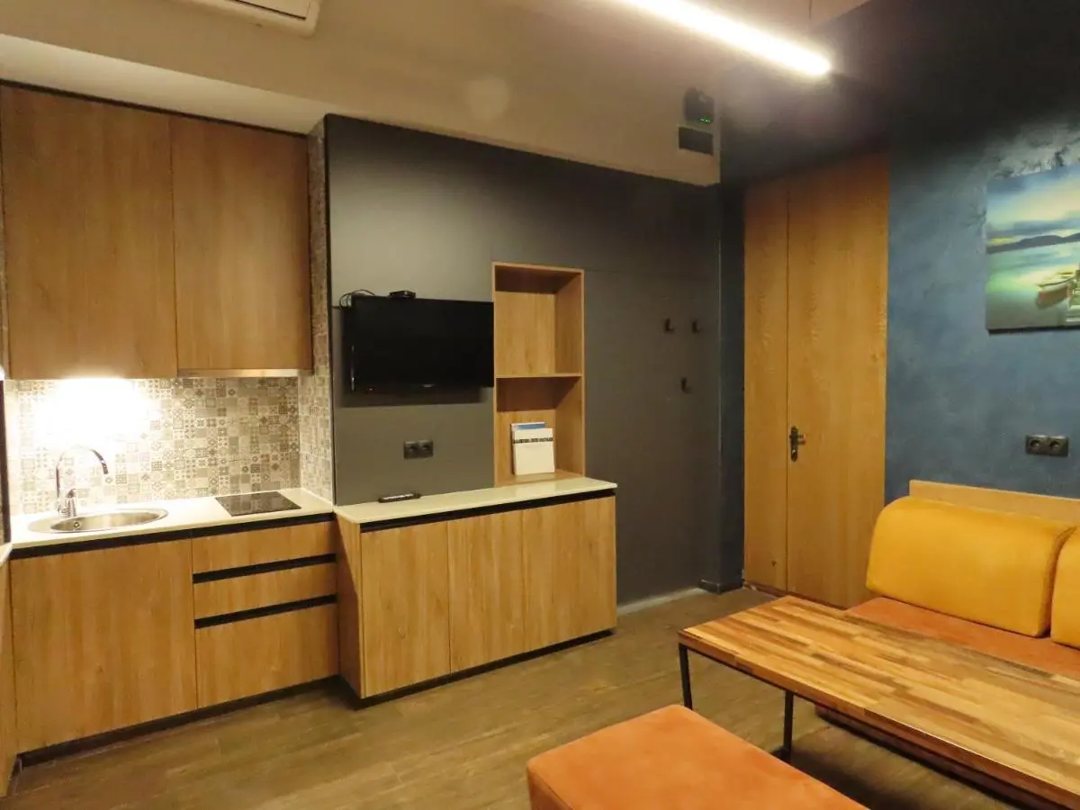 Image 3 of 2BR loft apartment near Liberty square