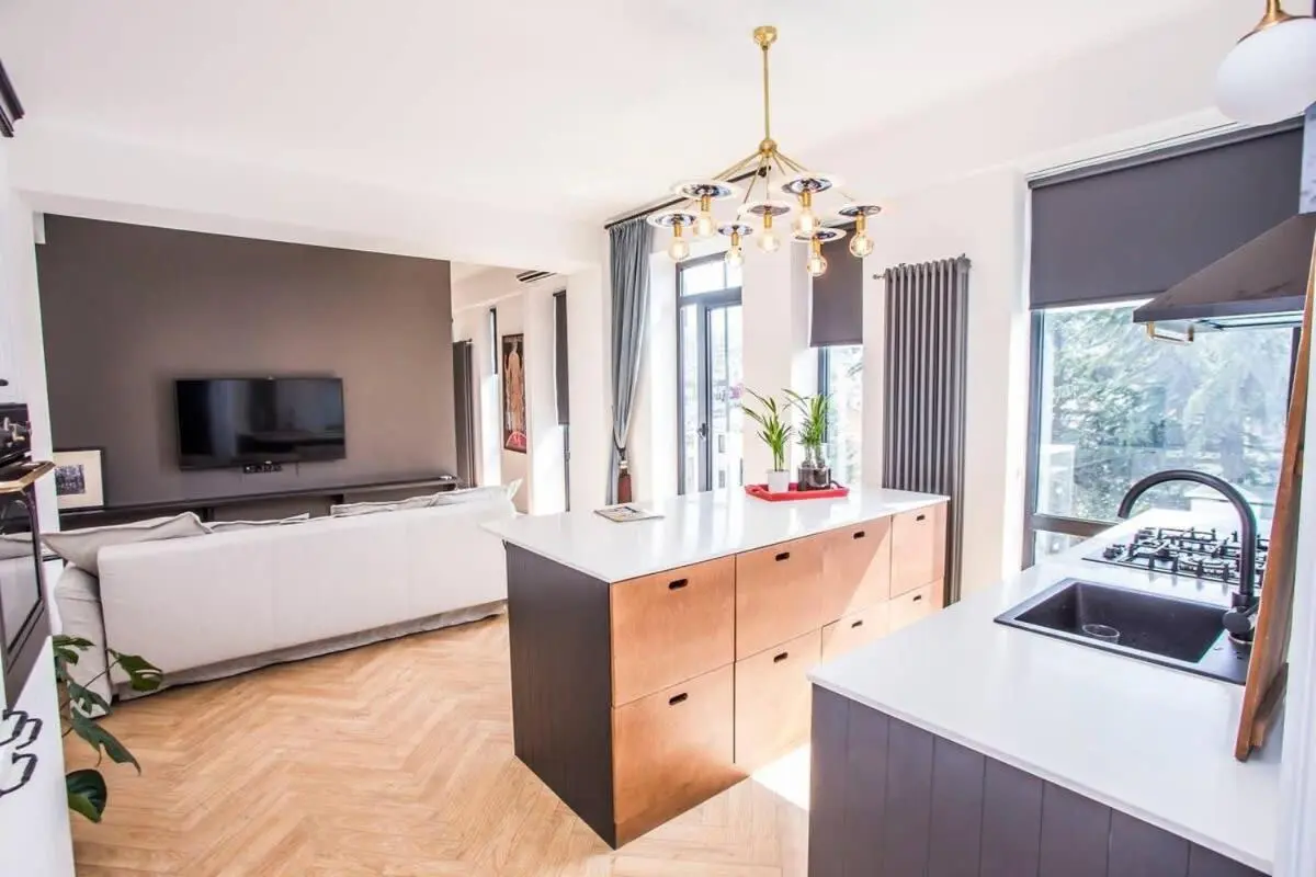 Image 4 of 3-Person Apartment – By Wehost