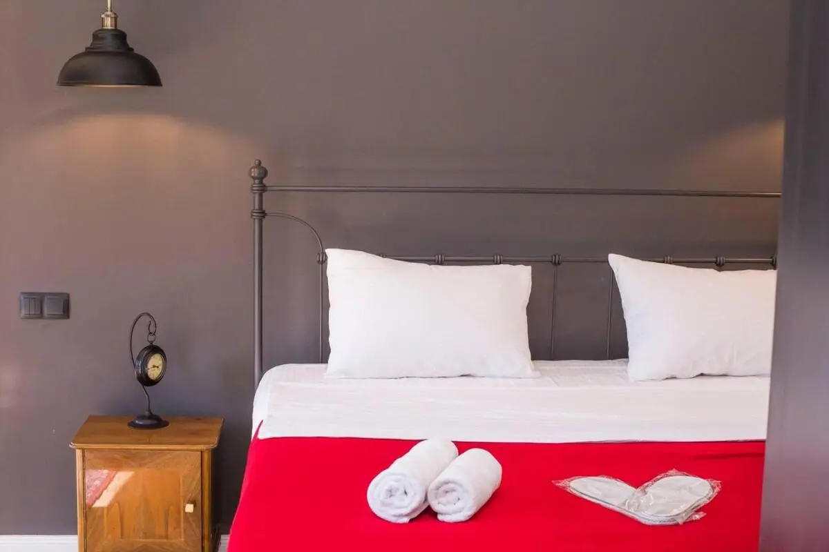 Image 5 of 3-Person Apartment – By Wehost