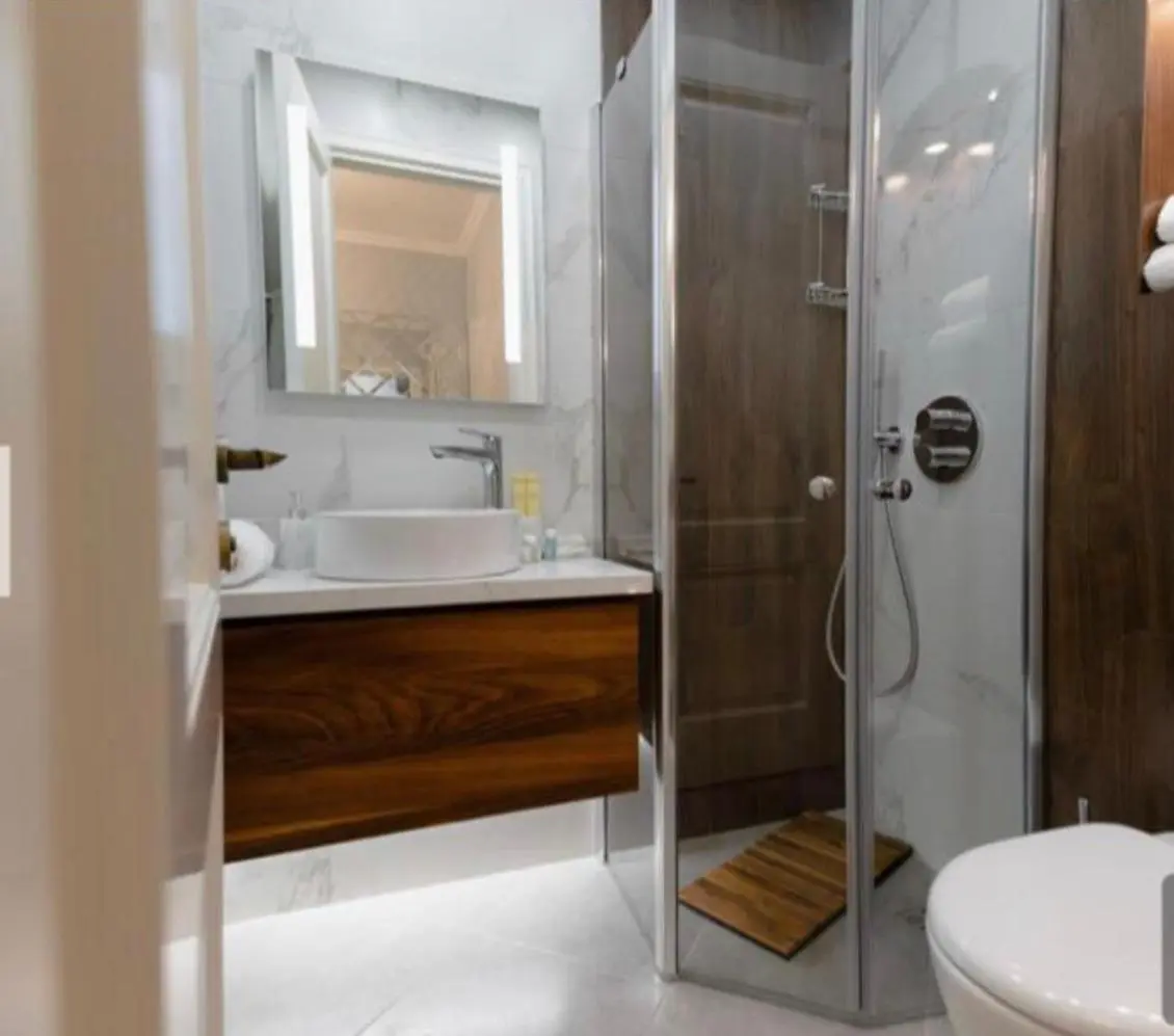 Image 2 of 5 star king david hotel apartment tbilisi