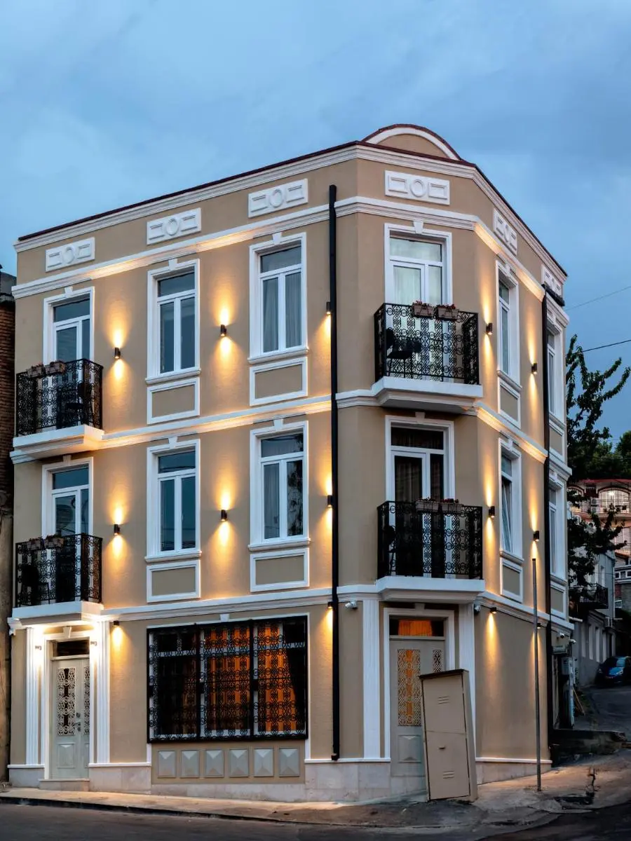 Image 3 of 6 Unique Apartments