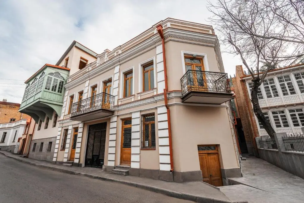 Image of 8 Rooms Apartotel On Meidan