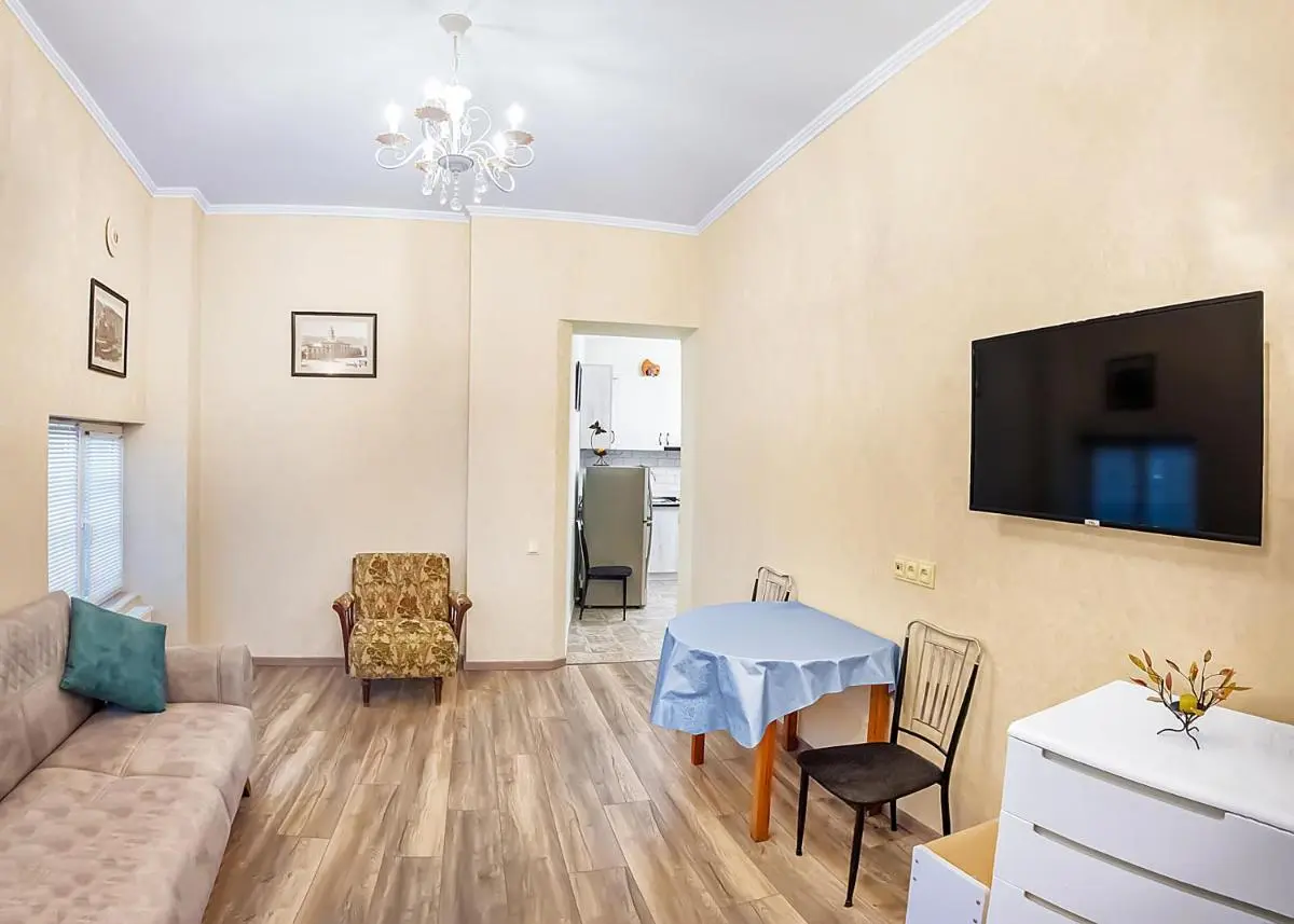 Image 2 of Apartment #5