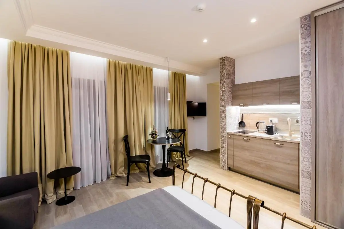 Image 3 of Boutique Apart Upe