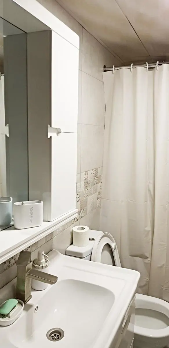 Image 6 of Bright and Cozy Apartment on Aghmashenebeli Avenue
