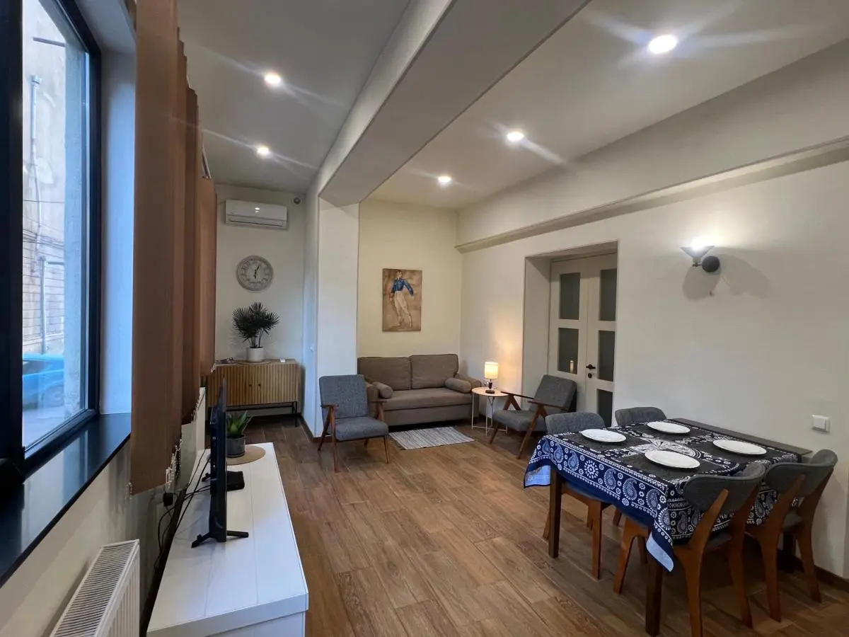 Image 4 of Cozy Apartment Near Holiday Inn
